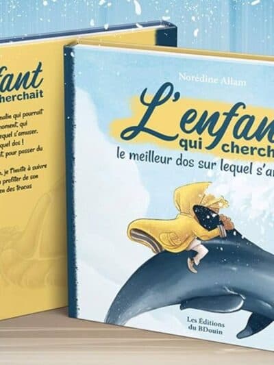 L'enfant qui cherchait le meilleur dos sur lequel s'amuser