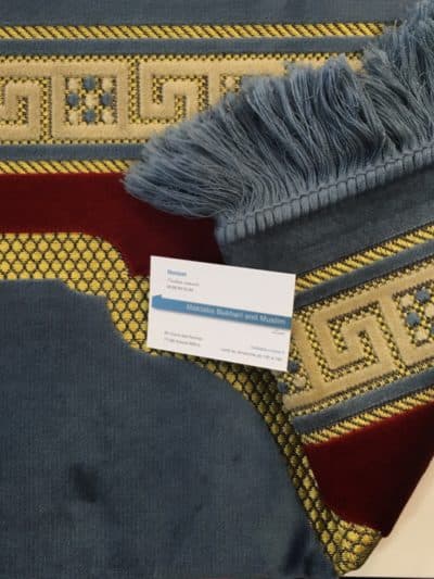 Tapis Bleu Clair ( avec motif )